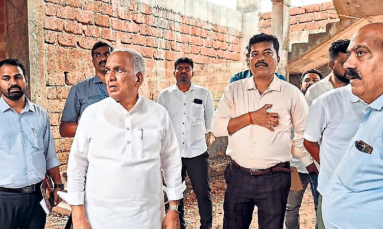 Priority for opening science centers in districts: Minister N.S ...