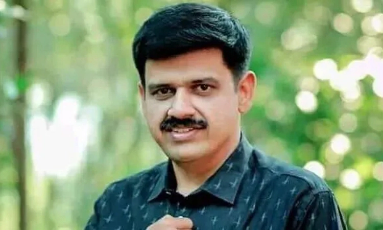 Keralam: Cong MLA Sandeep Varrier escapes unhurt as car hits wall after ...