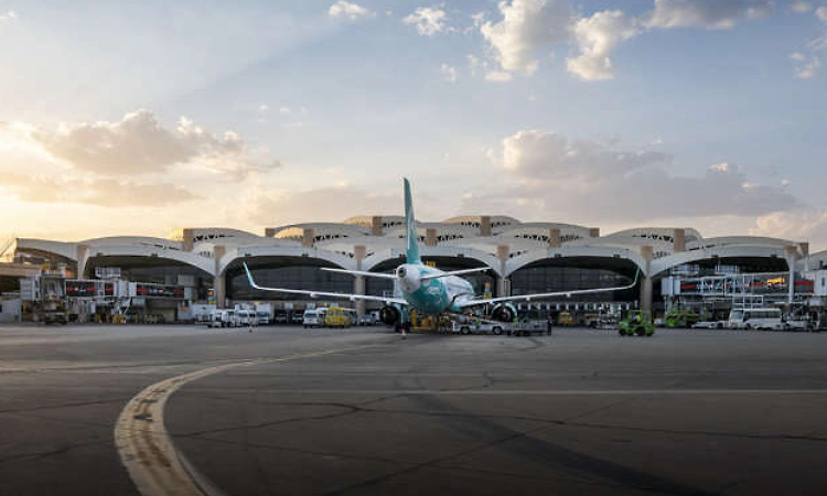 Riyadh Airport Restarts Flights as Houthi Attacks Continue