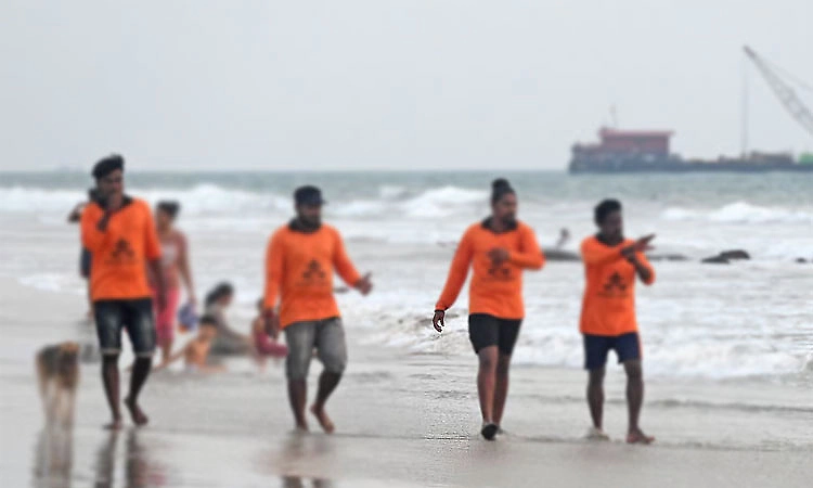 Lifeguard shortage in Udupi district; risk rises at beaches | Udayavani